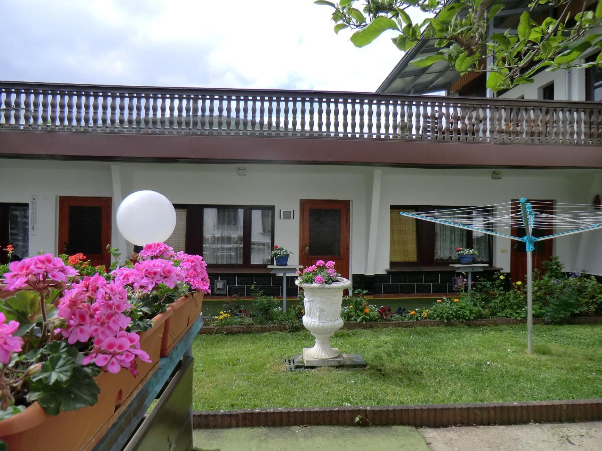 Pension Villa Broedel Bad Blankenburg Esterno foto